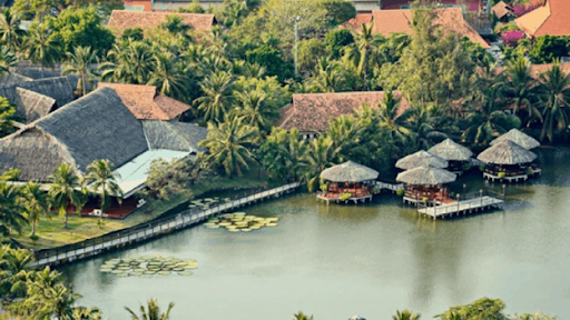 Khung cảnh khu du lịch Tân Cảng